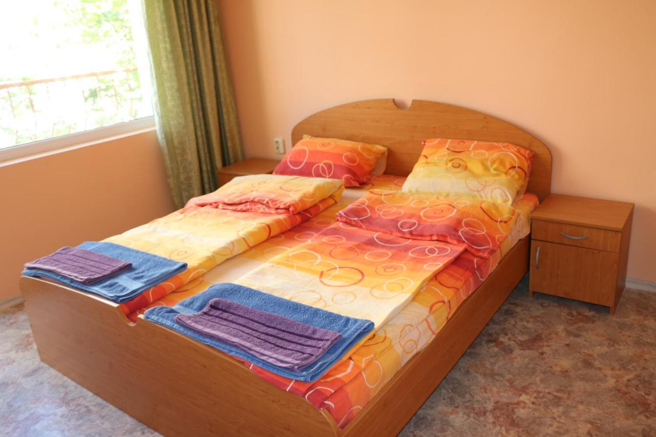 City Stay In Varna Esterno foto