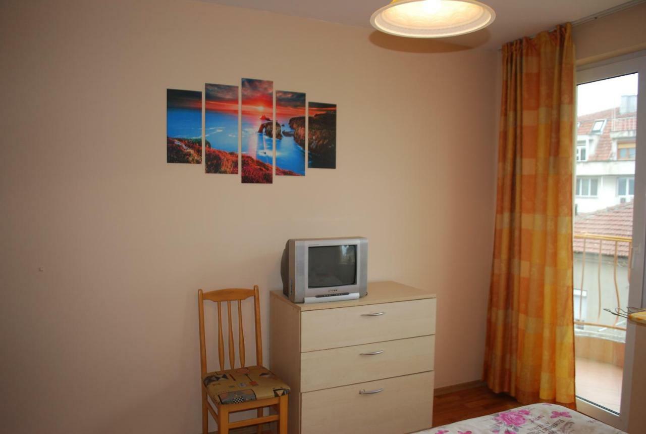 City Stay In Varna Esterno foto