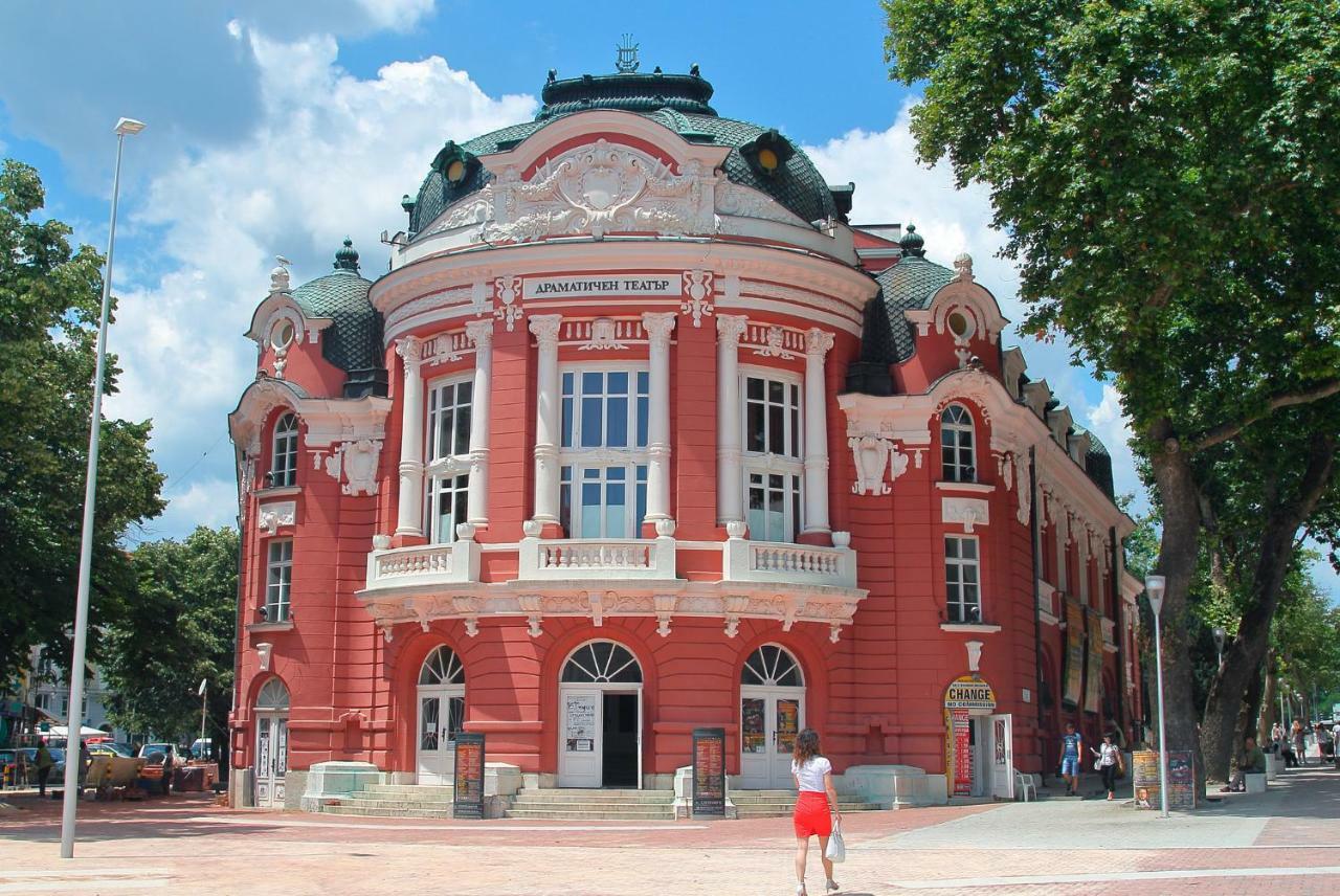 City Stay In Varna Esterno foto
