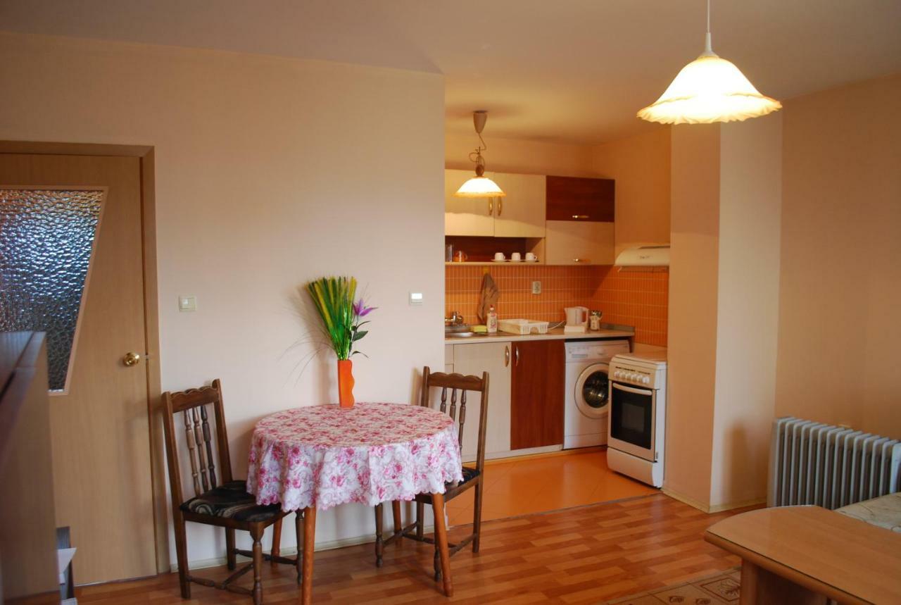 City Stay In Varna Esterno foto