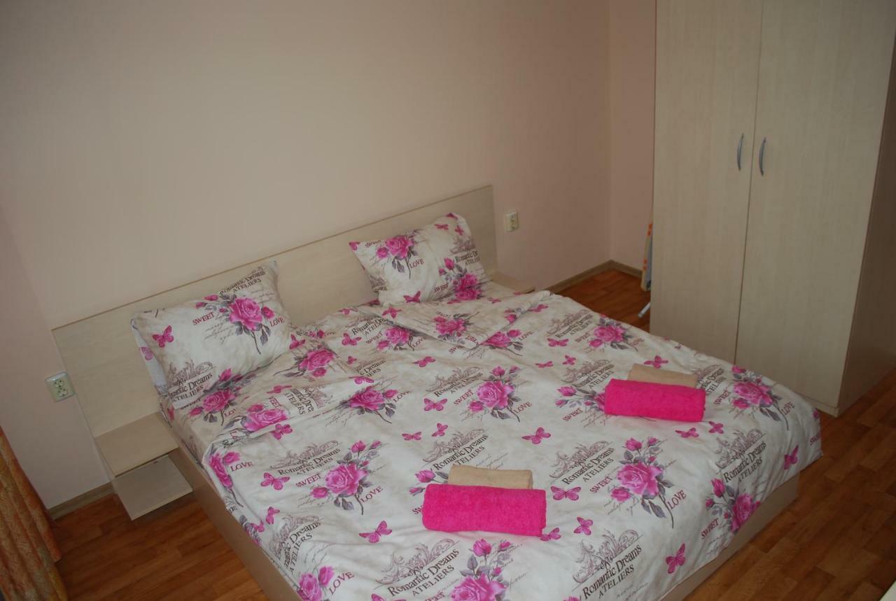 City Stay In Varna Esterno foto