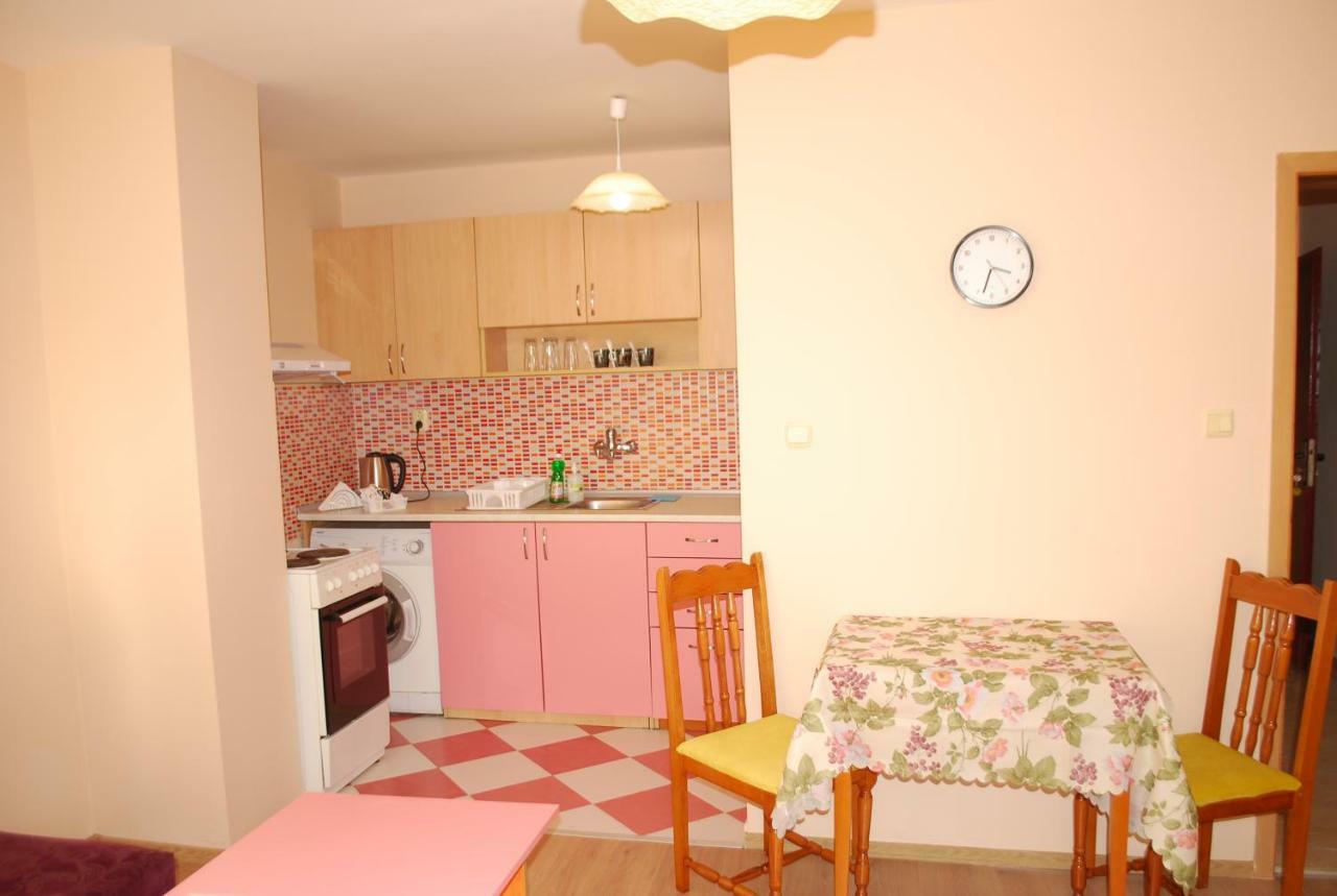 City Stay In Varna Esterno foto