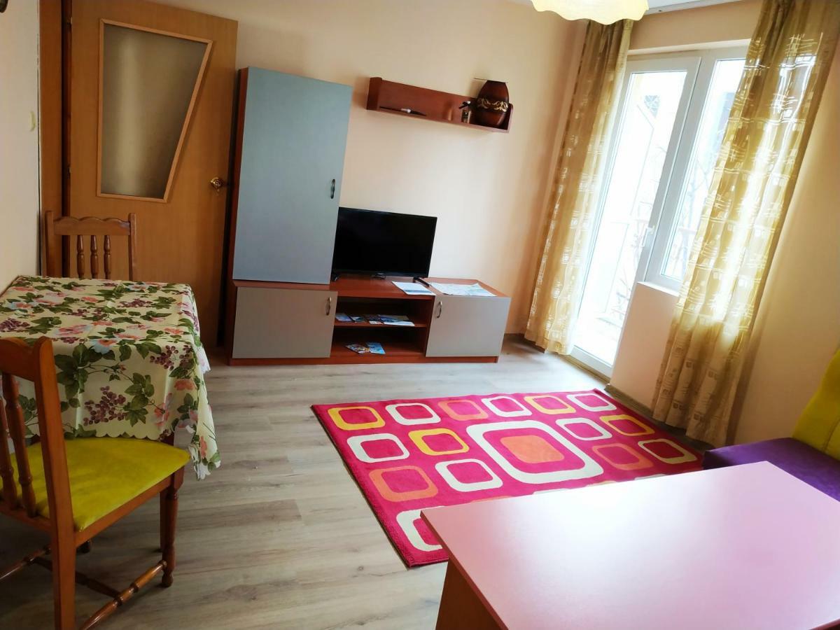 City Stay In Varna Esterno foto