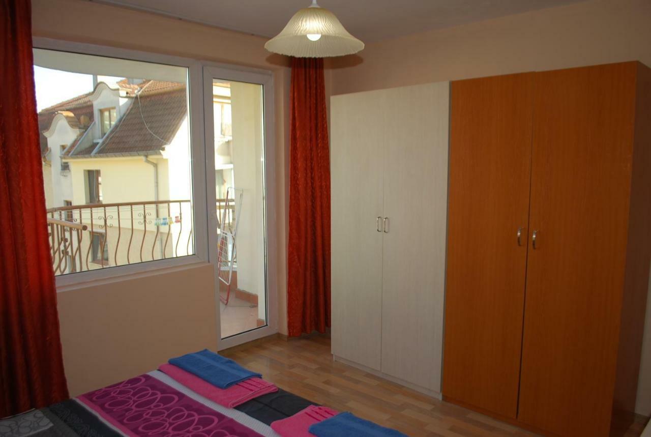 City Stay In Varna Esterno foto