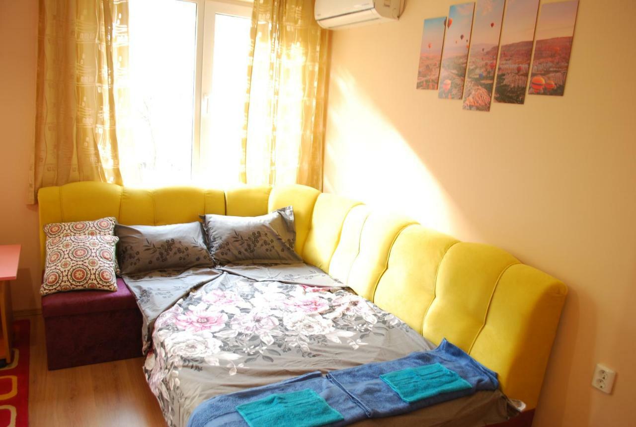 City Stay In Varna Esterno foto