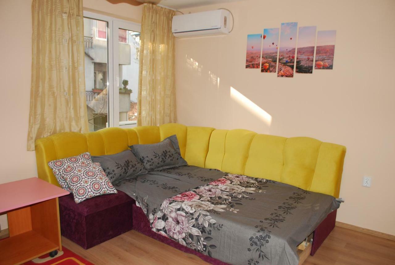 City Stay In Varna Esterno foto