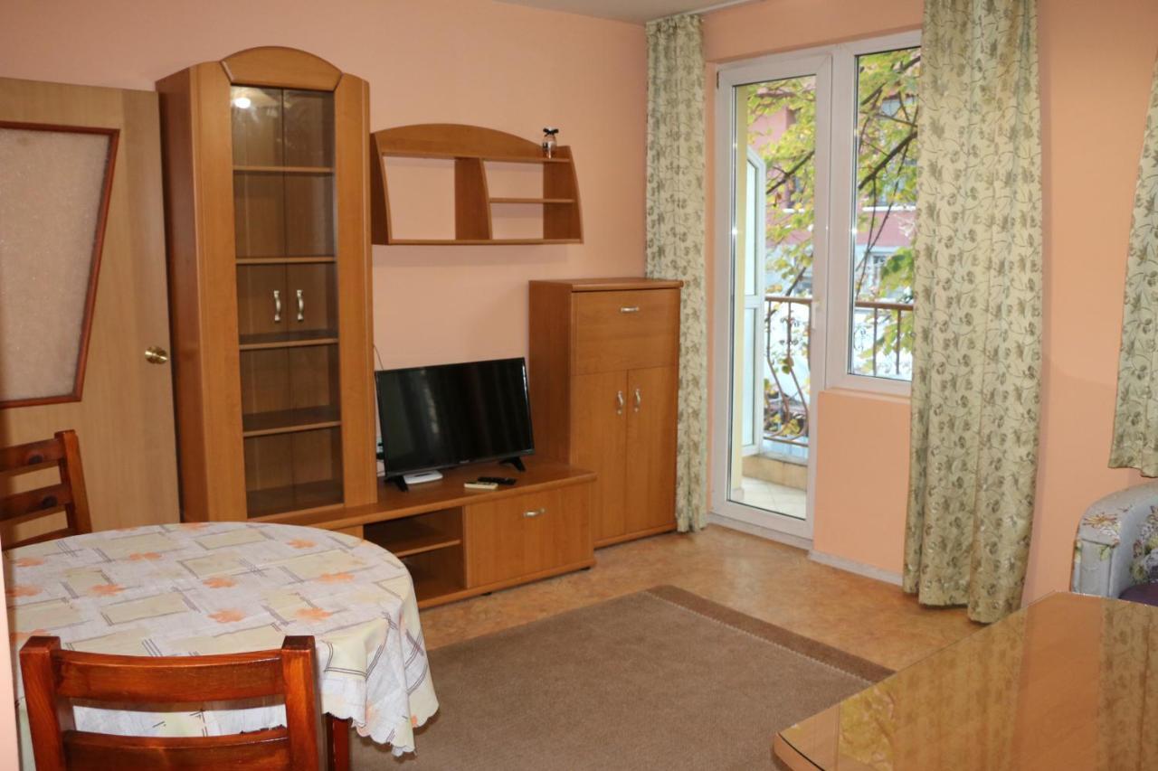 City Stay In Varna Esterno foto